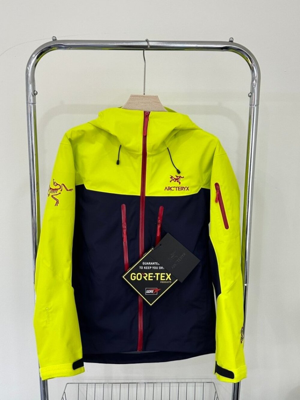 Arc'teryx GORE‑TEX Hard Shell Hooded Jacket Colorblock Yellow Navy Red L